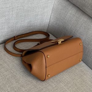Bottega Veneta Shoulder Bags - Image 7