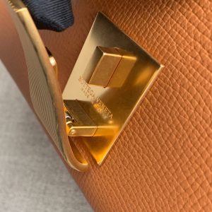 Bottega Veneta Shoulder Bags - Image 4