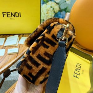 FENDI Baguette - Image 4
