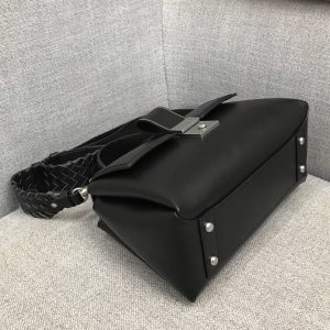 Bottega Veneta Shoulder Bags - Image 7