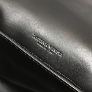 Bottega Veneta Shoulder Bags - Image 4