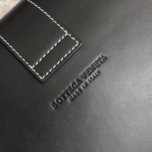 Bottega Veneta Shoulder Bags - Image 3