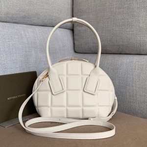 Bottega Veneta Shoulder Bags - Image 8