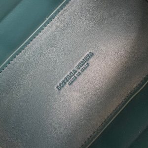 Bottega Veneta Shoulder Bags - Image 4