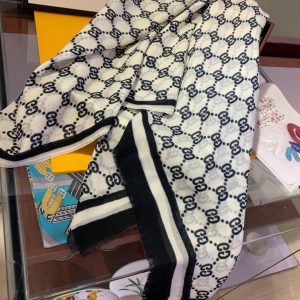 GUCCI Scarf - Image 9
