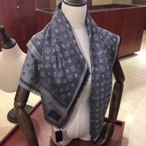 Louis Vuitton Scarf - Image 3