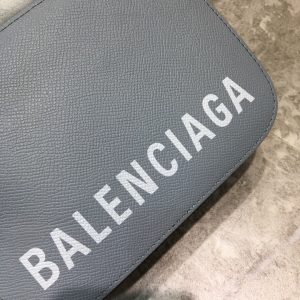Balenciaga ville - Image 6