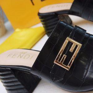 Fendi sandals - Image 4