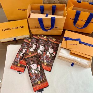 Louis Vuitton Scarf - Image 9