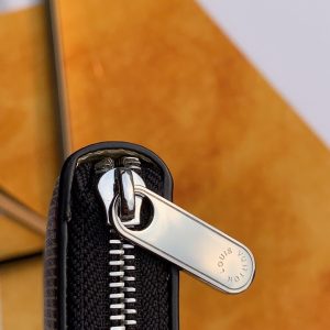 Louis Vuitton Wallet - Image 7