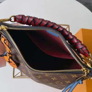Louis Vuitton BEAUBOURG HOBO - Image 4