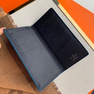 Louis Vuitton Wallet - Image 6