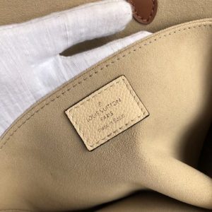 LOUIS VUITTON TRENDY CROSSBODY - Image 8