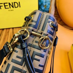 Fendi bucket - Image 4