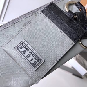 LOUIS VUITTON ALPHA POUCH - Image 8