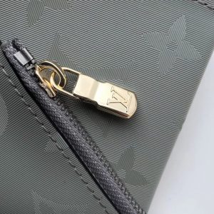LOUIS VUITTON ALPHA POUCH - Image 4