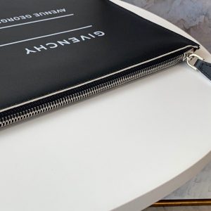 Givenchy clutch - Image 8