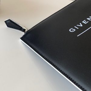 Givenchy clutch - Image 5