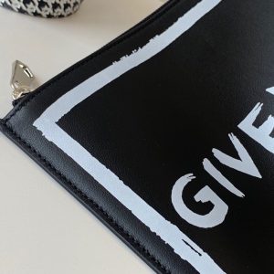 Givenchy clutch - Image 6