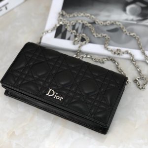 Dior Shoulder Bag - Image 5