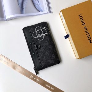 LOUIS VUITTON Vivienne Wallet - Image 9