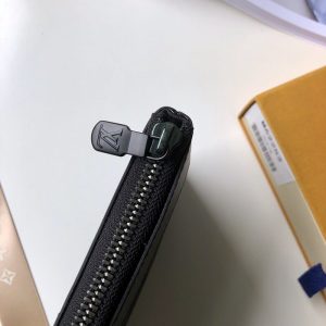 LOUIS VUITTON Vivienne Wallet - Image 6