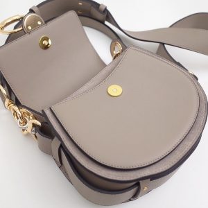 Chloe Tess - Image 5