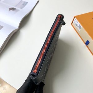 LOUIS VUITTON Wallet - Image 8