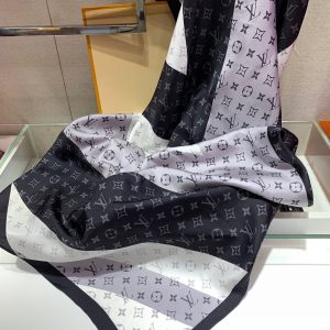 Louis Vuitton Scarf - Image 3
