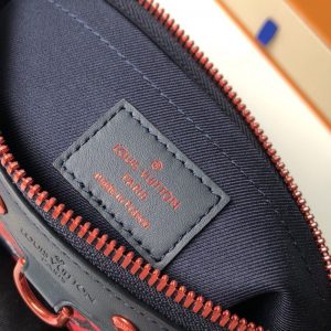 LOUIS VUITTON Wallet - Image 4