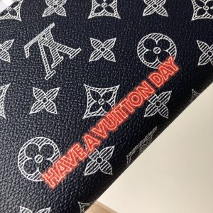 LOUIS VUITTON Wallet - Image 8