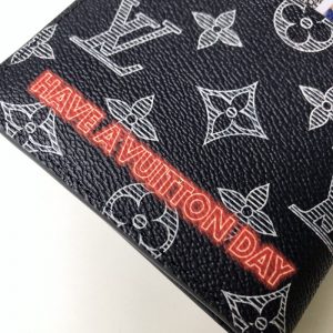 LOUIS VUITTON Wallet Small - Image 5