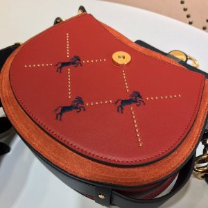 Chloe Tess - Image 4