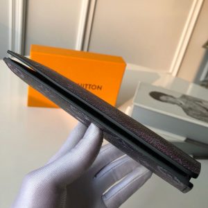 LOUIS VUITTON POCHETTE VOYAGE Wallets - Image 6