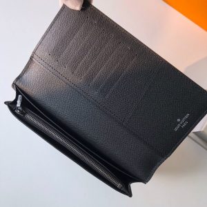 LOUIS VUITTON POCHETTE VOYAGE Wallets - Image 5