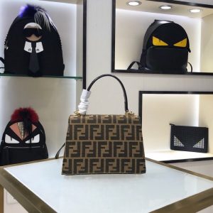 FENDI Shoulder Bags - Image 9