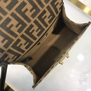 FENDI Shoulder Bags - Image 3