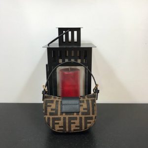 FENDI Shoulder Bags - Image 9