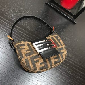 FENDI Shoulder Bags - Image 6