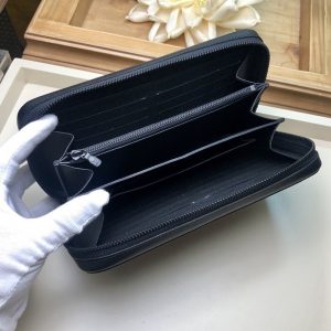 LOUIS VUITTON POCHETTE VOYAGE - Image 8