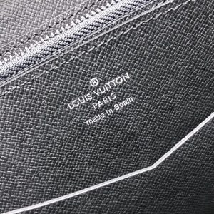 LOUIS VUITTON POCHETTE VOYAGE - Image 7