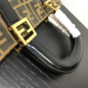 FENDI Tote - Image 6