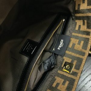 FENDI Tote - Image 4