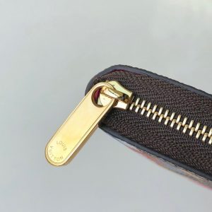 LOUIS VUITTON ZIPPY Wallet - Image 3