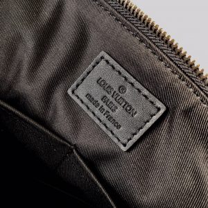 LOUIS VUITTON Avenue Soft Briefcase - Image 4