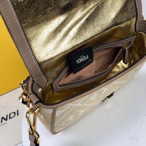 Fendi Baguette - Image 3