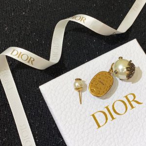Dior Earrings - Image 4