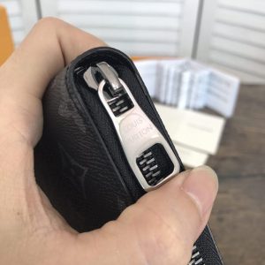 LOUIS VUITTON ZIPPY WALLET - Image 4