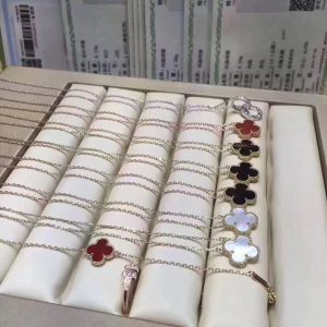 Van cleef & Arpels  Necklace - Image 3