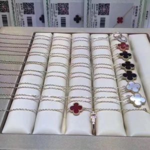 Van cleef & Arpels  Necklace - Image 6